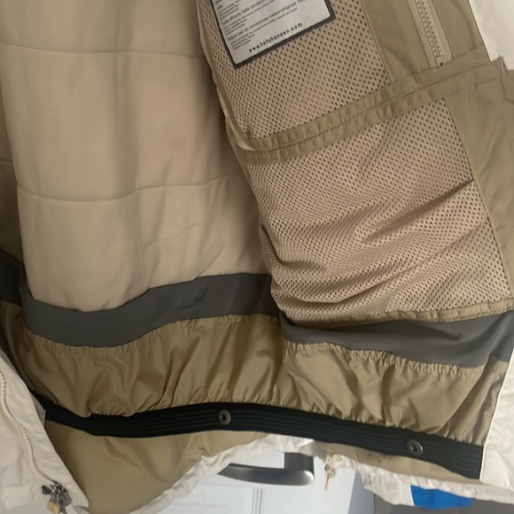 Helly Hansen Waterproof Ski Jacket - Picture 10 of 13